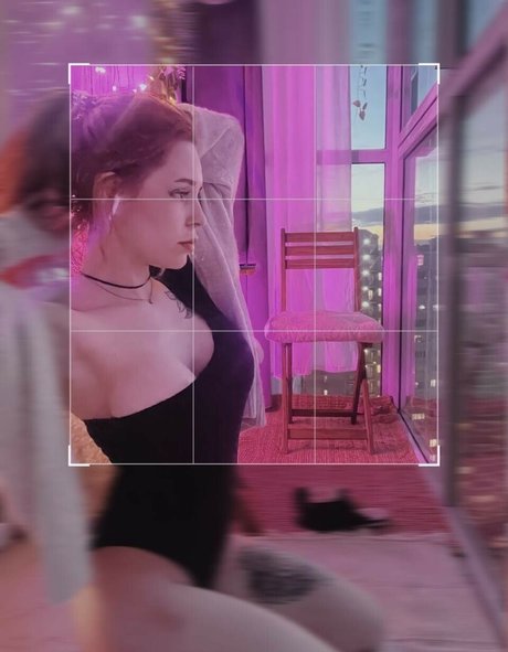 Naakte gelekte OnlyFans-foto van Denly