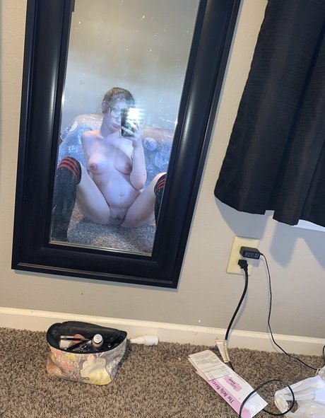 Naakte gelekte OnlyFans-foto van Littleprincess97