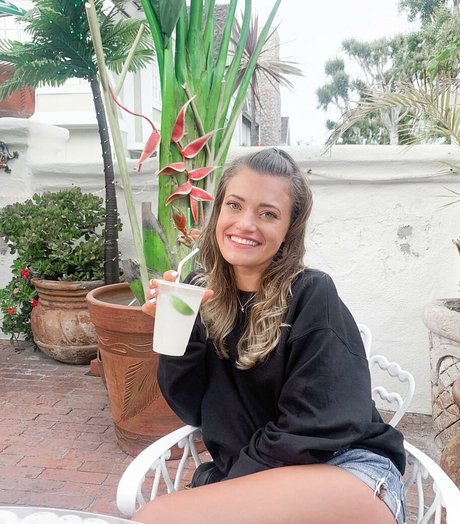 Naakte gelekte OnlyFans-foto van Hannah