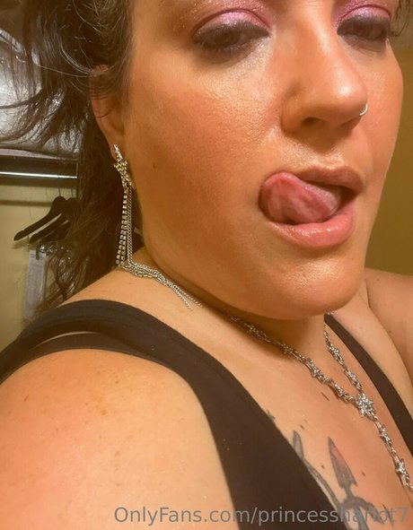 Naakte gelekte OnlyFans-foto van Princessharlot7