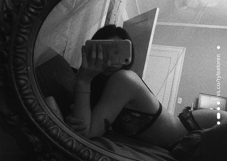 Naakte gelekte OnlyFans-foto van Itsryleebiitch