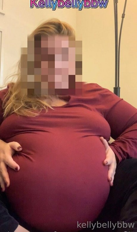 Naakte gelekte OnlyFans-foto van Kellybellybbw