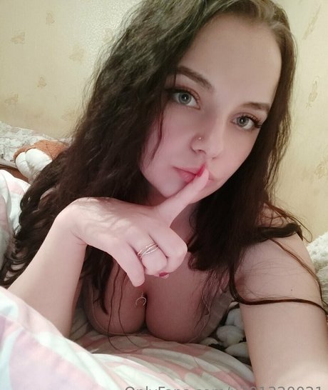 Naakte gelekte OnlyFans-foto van Merryberry