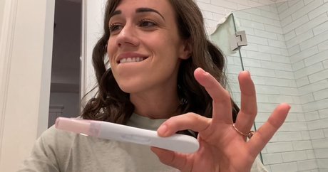 Naakte gelekte OnlyFans-foto van Colleen Ballinger