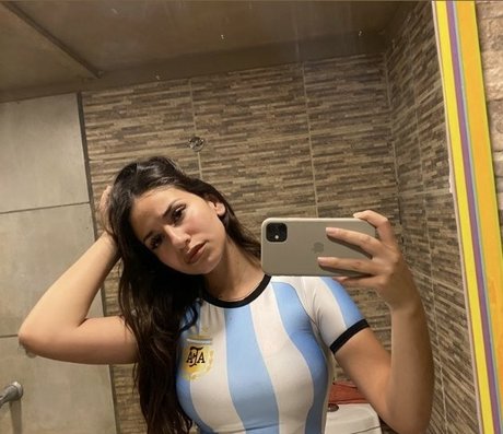 Naakte gelekte OnlyFans-foto van Meli Barroso