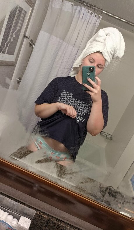 Naakte gelekte OnlyFans-foto van Thotdogwater