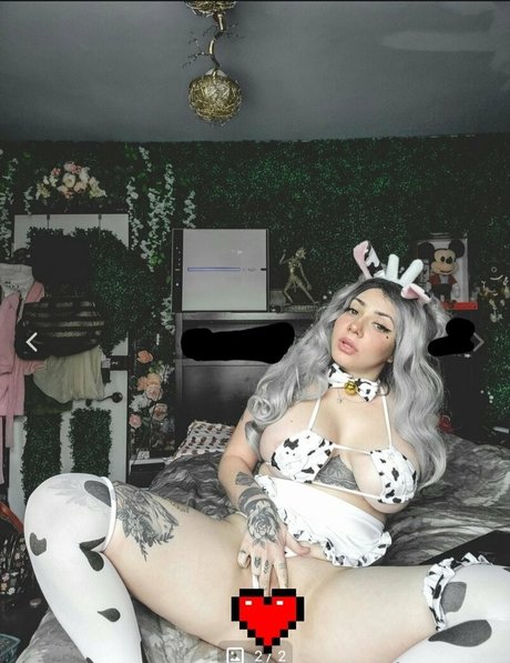 Naakte gelekte OnlyFans-foto van Leezalushfree