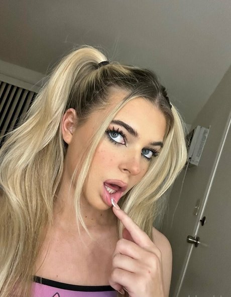 Naakte gelekte OnlyFans-foto van Urbbaddy