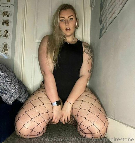 Naakte gelekte OnlyFans-foto van Amazonsapphirestone
