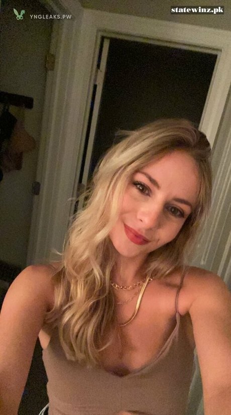 Naakte gelekte OnlyFans-foto van Tarah Kayne