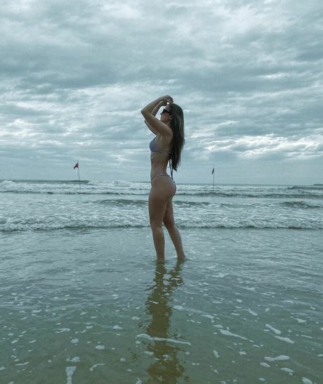Naakte gelekte OnlyFans-foto van Anapvivian
