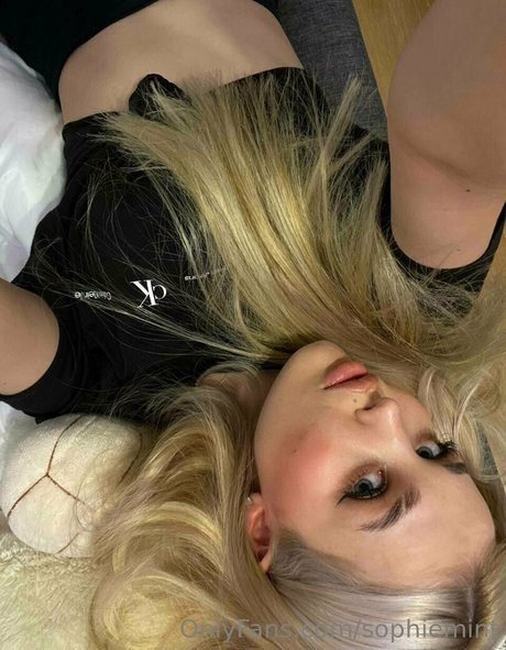 Naakte gelekte OnlyFans-foto van Sophiebbface