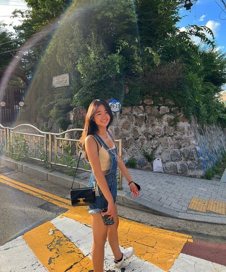 Naakte gelekte OnlyFans-foto van Erica Ha