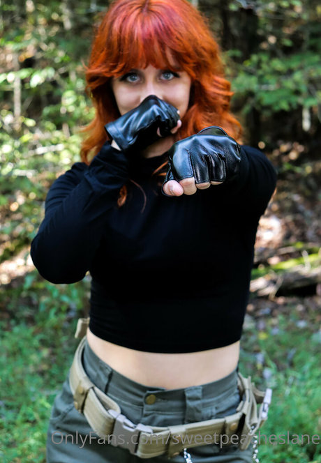 Naakte gelekte OnlyFans-foto van Sweetpeacheslane