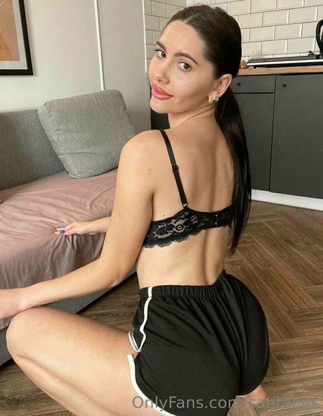 Naakte gelekte OnlyFans-foto van Santalips