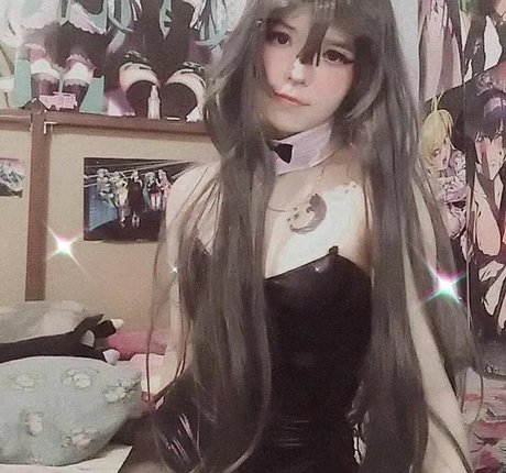Naakte gelekte OnlyFans-foto van Momoiro Cosplay