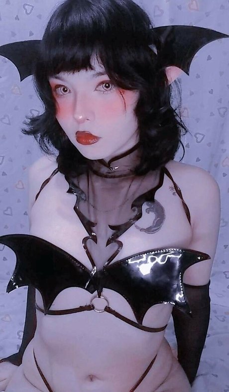 Naakte gelekte OnlyFans-foto van Momoiro Cosplay