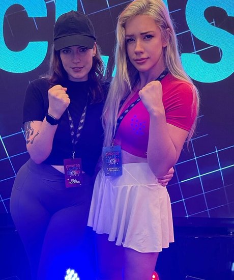 Naakte gelekte OnlyFans-foto van Ripmika