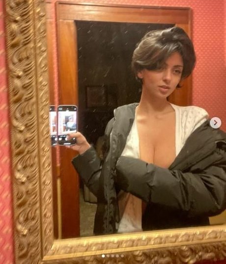 Naakte gelekte OnlyFans-foto van Thatmfanastasia