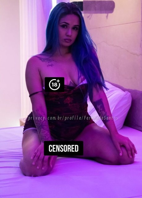 Naakte gelekte OnlyFans-foto van Fernanda Santos
