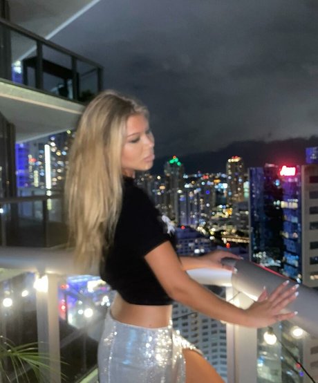 Naakte gelekte OnlyFans-foto van Linea Sindt