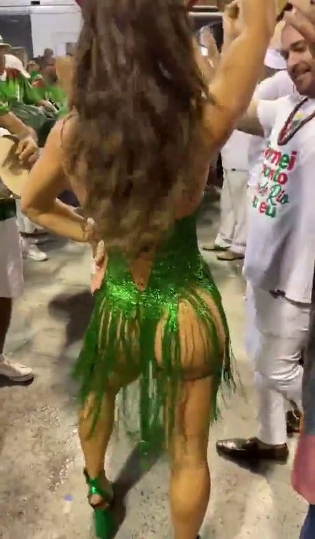 Naakte gelekte OnlyFans-foto van Paola Oliveira