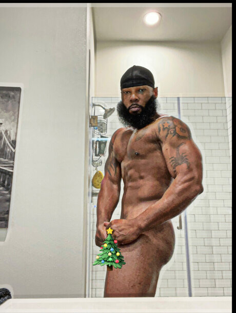 Naakte gelekte OnlyFans-foto van Onealdunn12