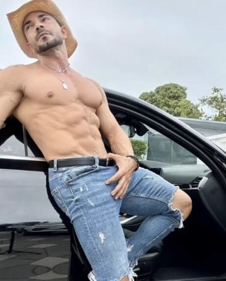 Naakte gelekte OnlyFans-foto van Naikert Hernandez