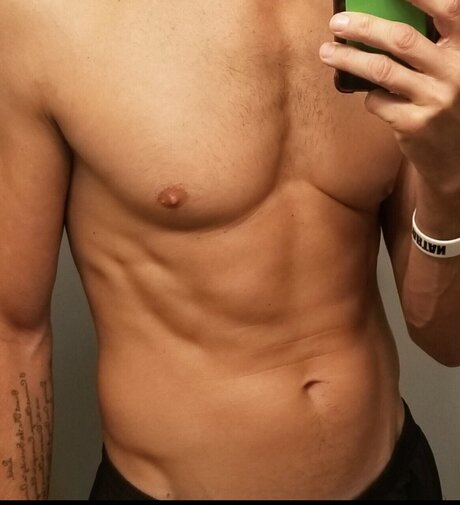 Naakte gelekte OnlyFans-foto van Fit Naked