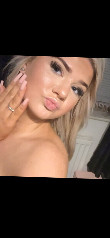 Naakte gelekte OnlyFans-foto van Chloerae
