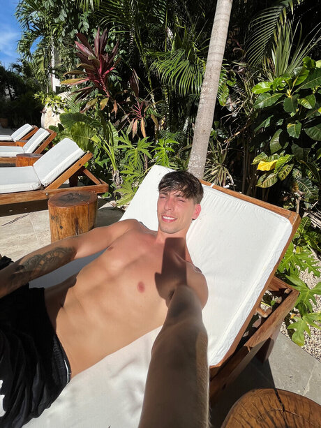 Naakte gelekte OnlyFans-foto van Felipe