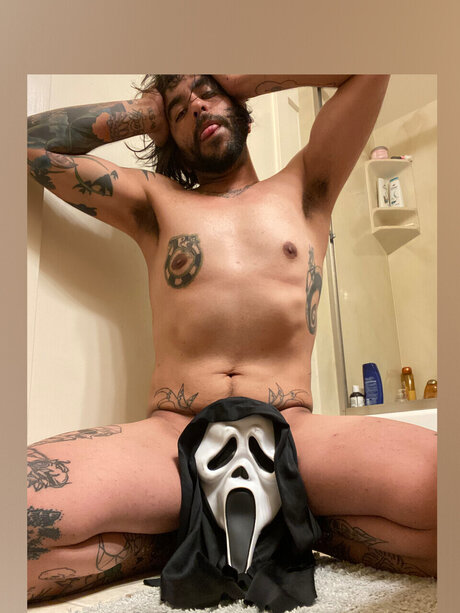 Naakte gelekte OnlyFans-foto van Musubi