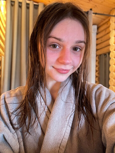 Naakte gelekte OnlyFans-foto van Agnes