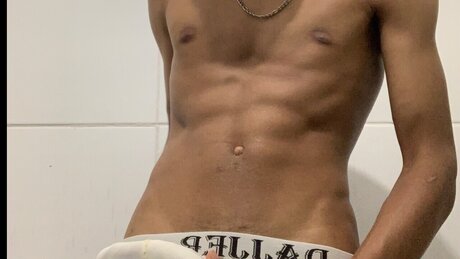 Naakte gelekte OnlyFans-foto van Wen