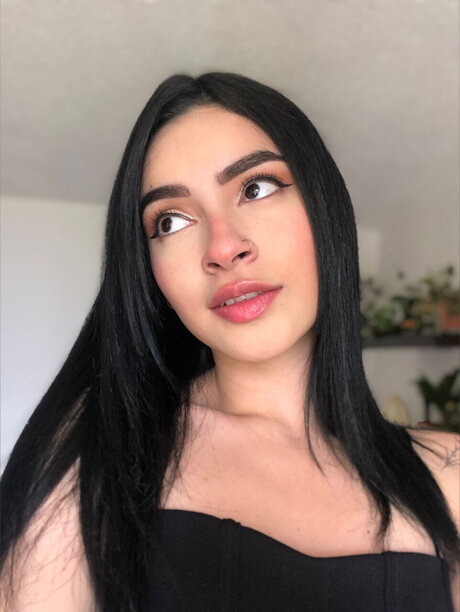 Naakte gelekte OnlyFans-foto van La Nea Y La Dama