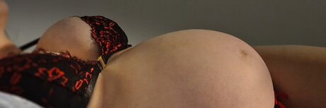 Naakte gelekte OnlyFans-foto van Pregnant Brandi