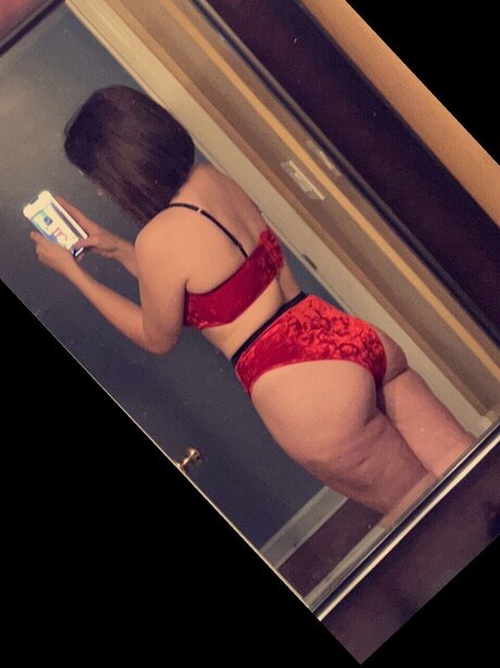 Naakte gelekte OnlyFans-foto van Kennedy