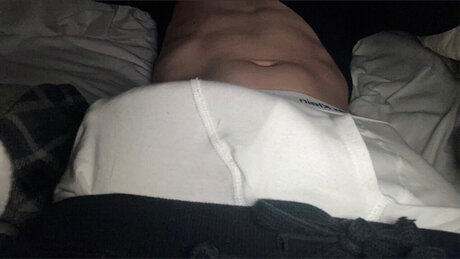 Naakte gelekte OnlyFans-foto van Needm3