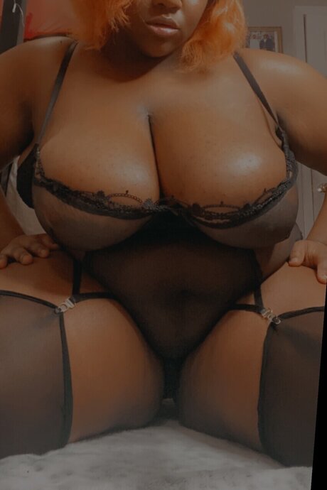 Naakte gelekte OnlyFans-foto van Goddesslatrice