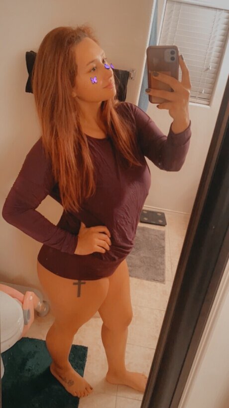 Naakte gelekte OnlyFans-foto van Mandy Rose 