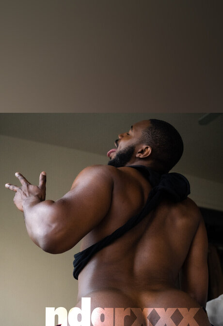 Naakte gelekte OnlyFans-foto van 90  
