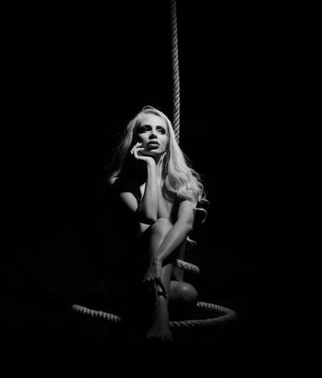 Naakte gelekte OnlyFans-foto van Maya4kim