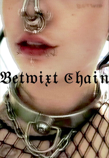 Naakte gelekte OnlyFans-foto van Betwixt Chain
