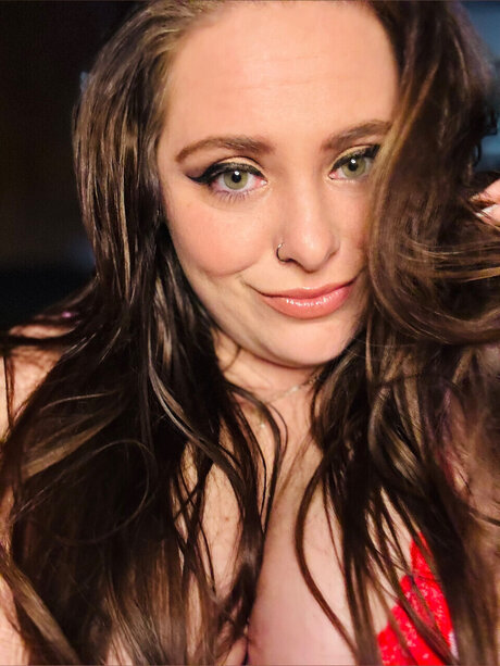 Naakte gelekte OnlyFans-foto van Miss Mae 