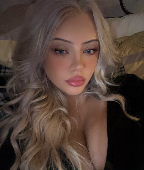 Naakte gelekte OnlyFans-foto van Your Fav