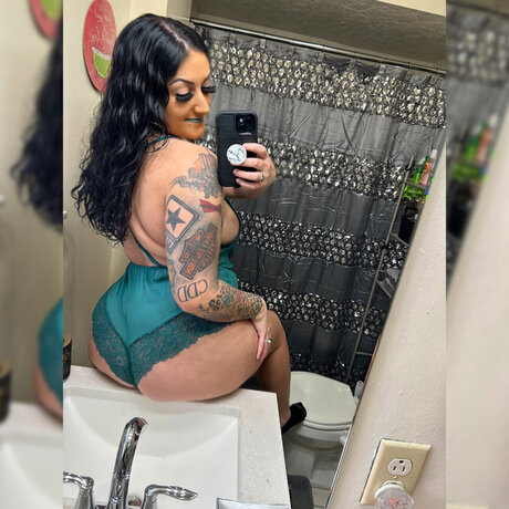 Naakte gelekte OnlyFans-foto van Thickgirlxoxo