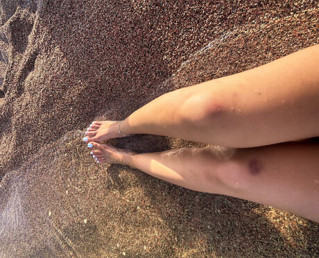 Naakte gelekte OnlyFans-foto van Vivcs