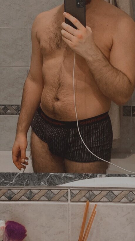 Naakte gelekte OnlyFans-foto van Cesar King