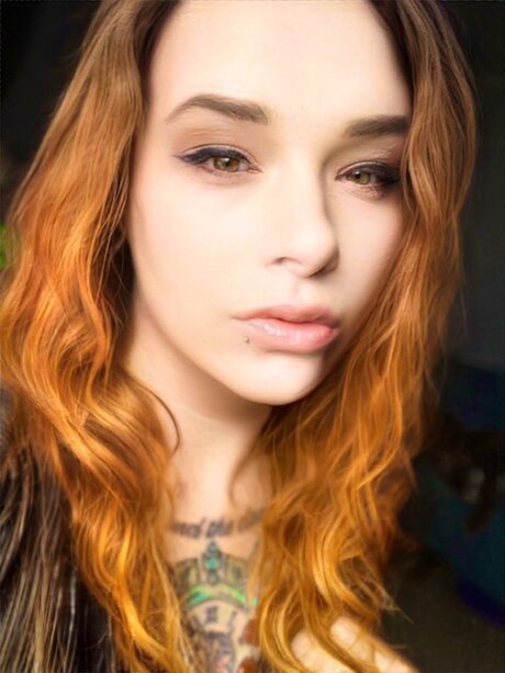 Naakte gelekte OnlyFans-foto van Goldenrose