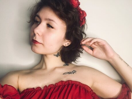 Naakte gelekte OnlyFans-foto van Alaska